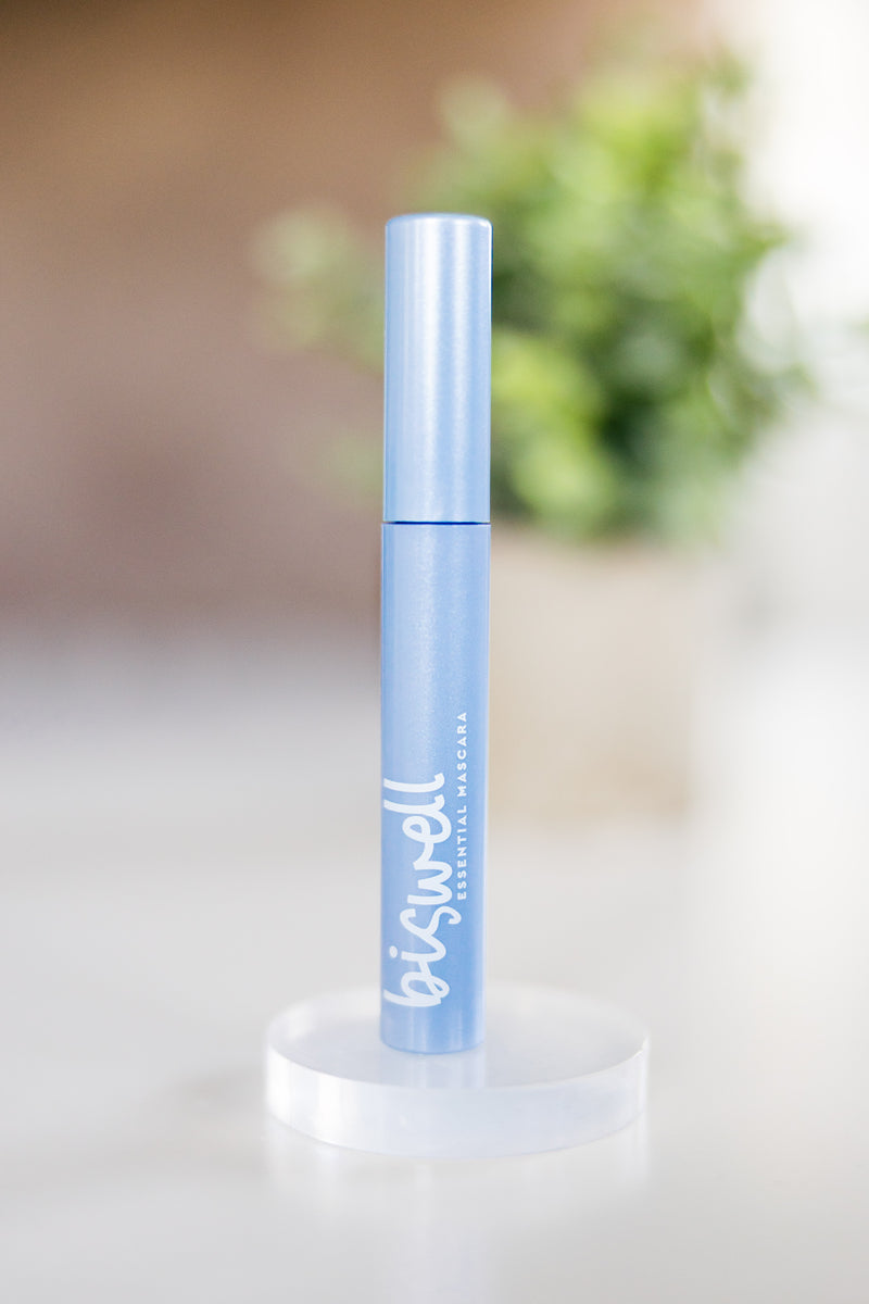 shoot-p5 bottle on riser with greenery